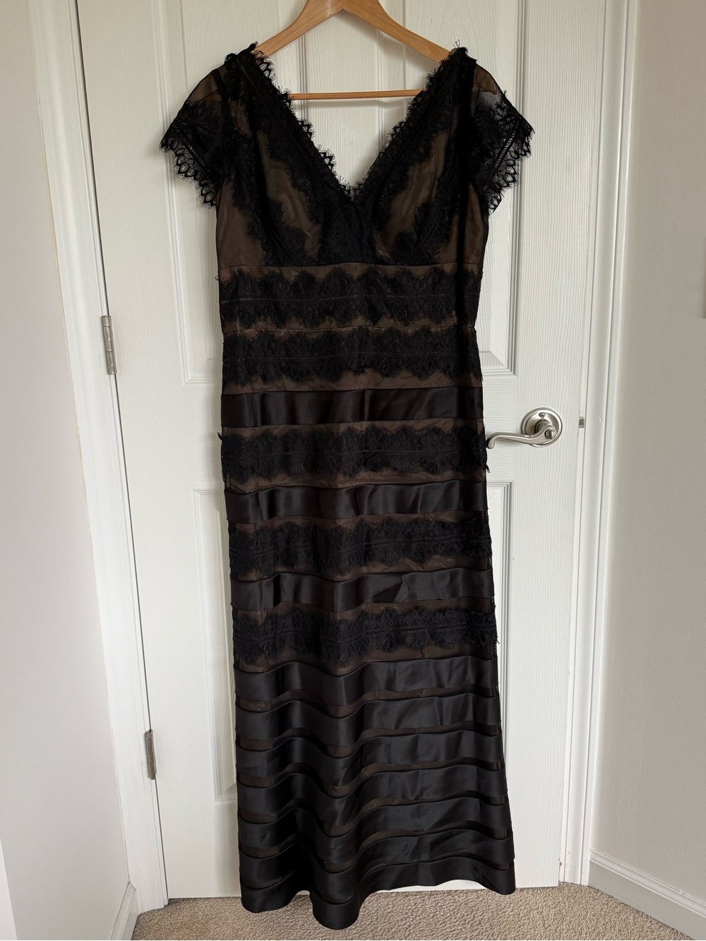 Women’s JS Collections Lace And Satin Tiered Evening Dress Size 12 Nude Black